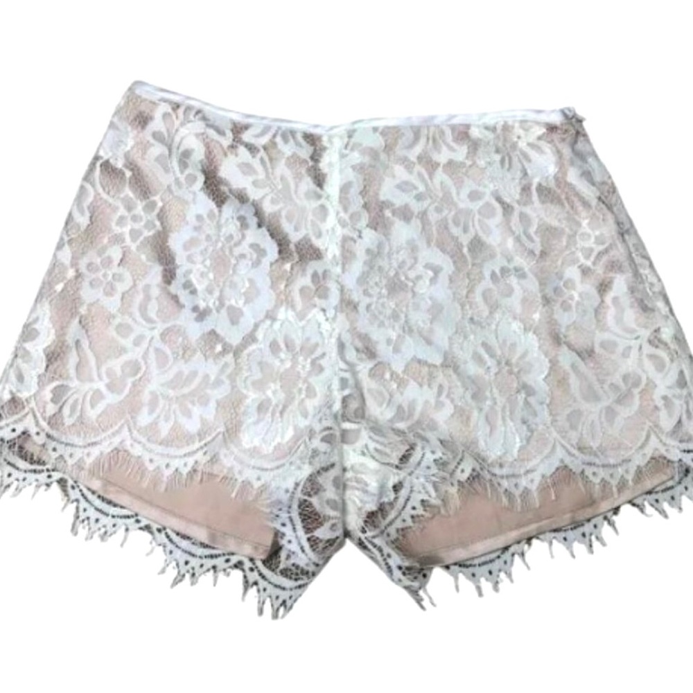 Tobi Ivory & Beige Lace Shorts. XS